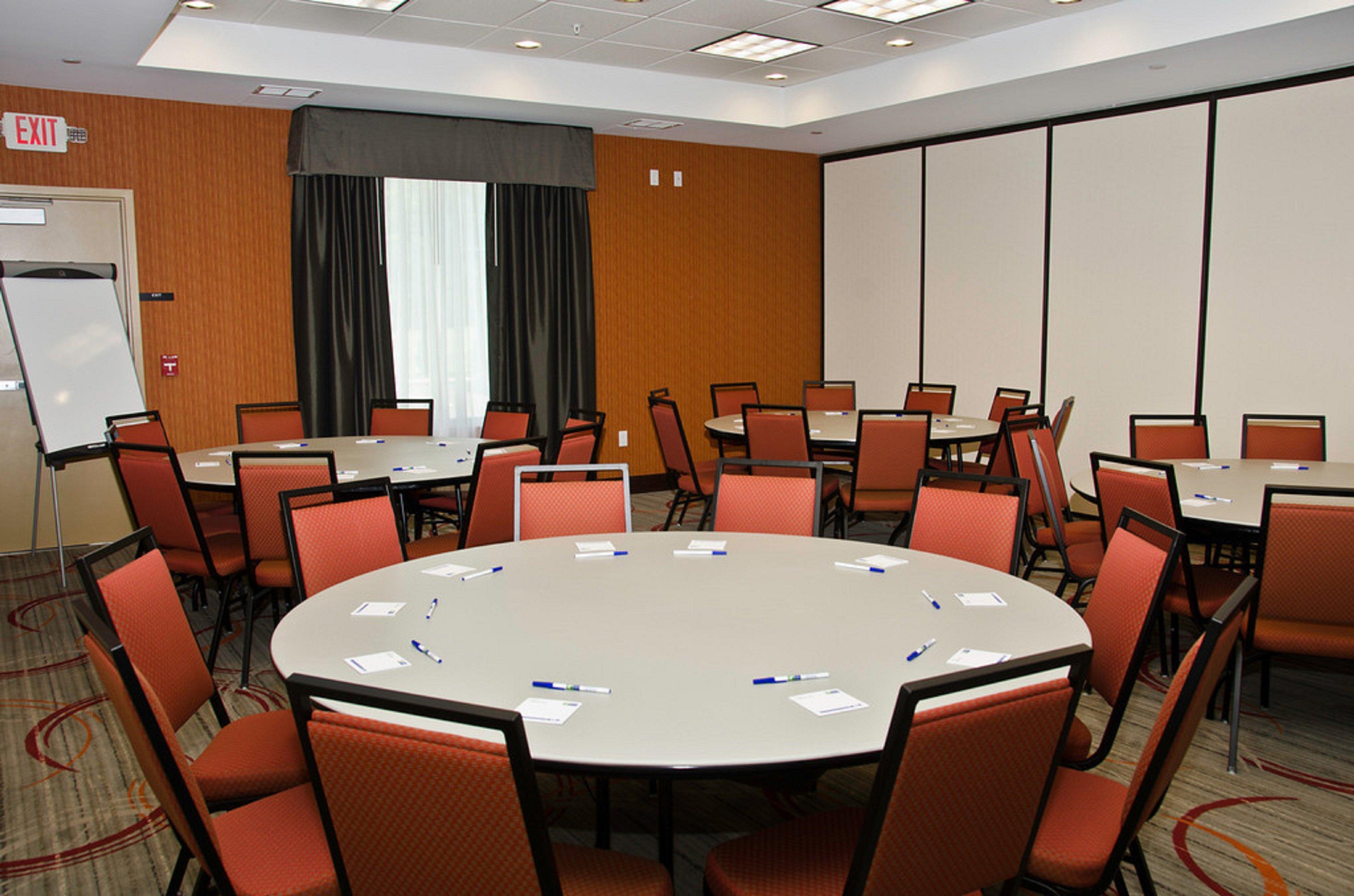 Holiday Inn Express & Suites Columbus - Easton Area By Ihg Gahanna Negocio foto